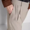 Plissierte Hose mit weitem Bein