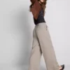 Plissierte Hose mit weitem Bein
