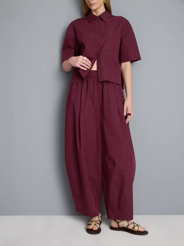 Plissierte Hosen mit weitem Bein in Papieroptik