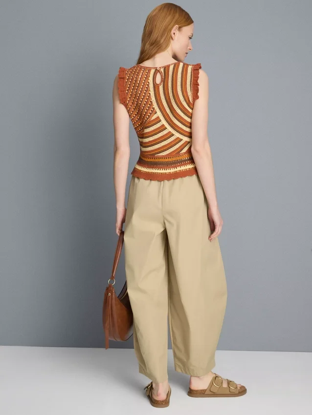 Plissierte Hosen mit weitem Bein in Papieroptik