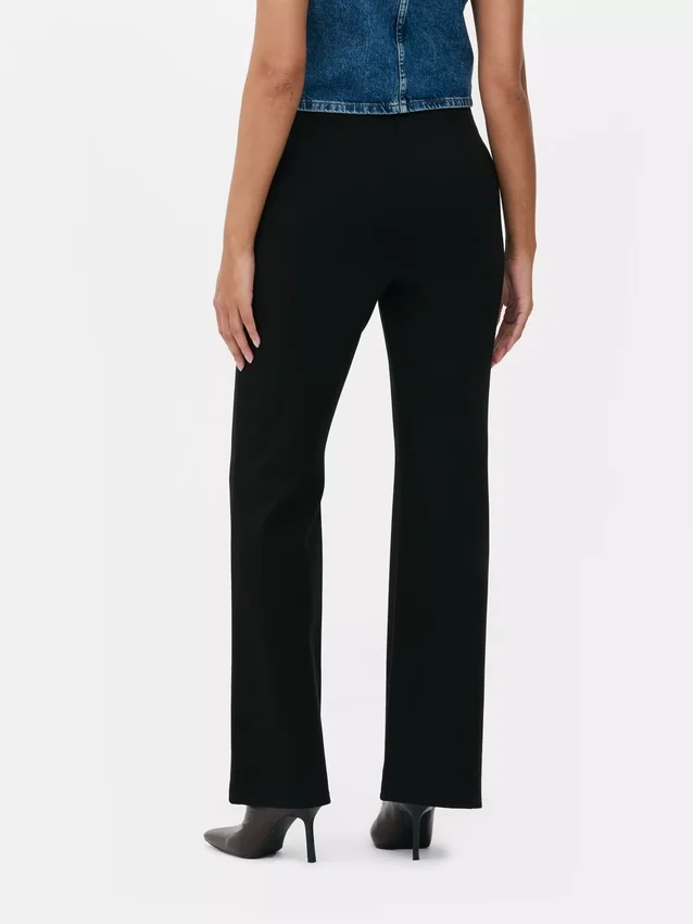 Ponte-Leggings mit mittlerer Leibhöhe und ausgestelltem Bein