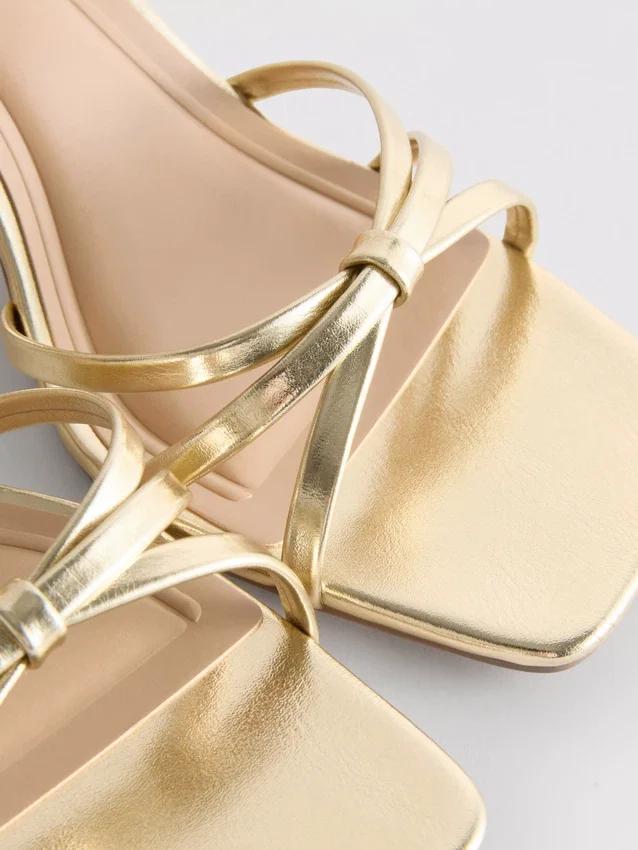 Riemchensandalen mit Blockabsatz