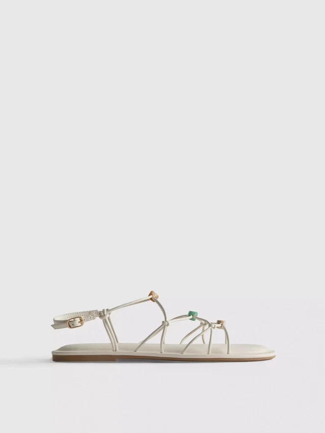 Riemchensandalen mit Perlenverzierung