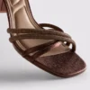 Riemchensandalen mit Strasssteinen und High Heels