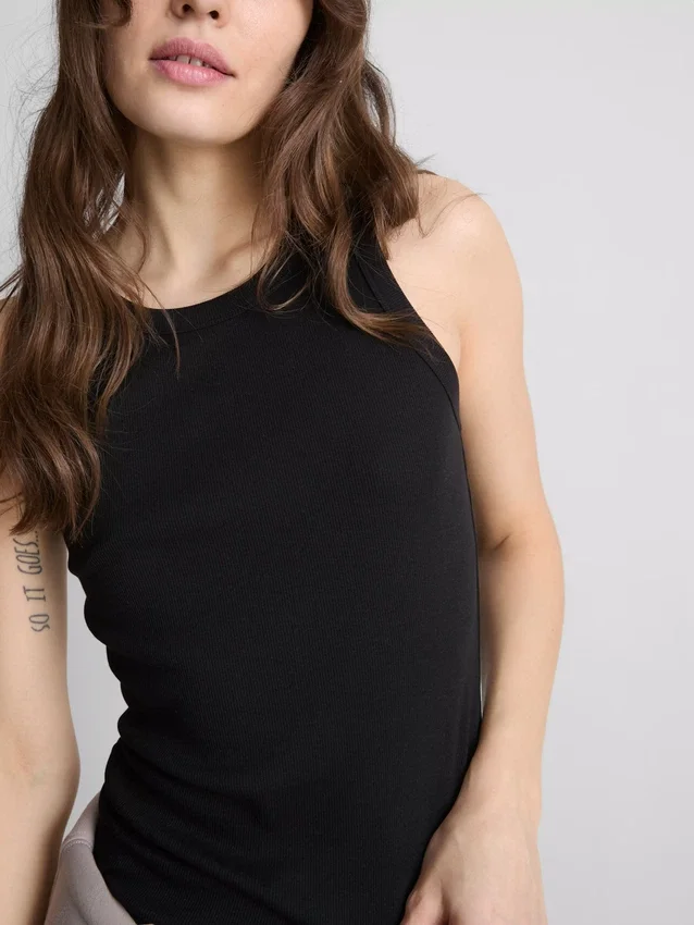Ripp-Tanktop mit Racerback aus baumwollreichem Material