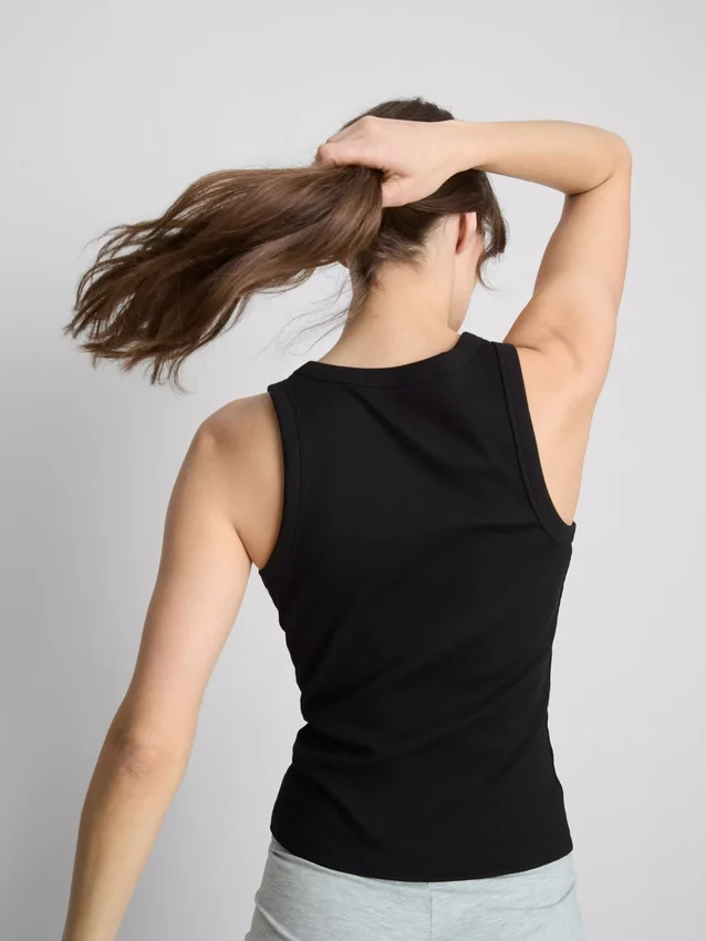 Ripp-Tanktop mit Racerback aus baumwollreichem Material