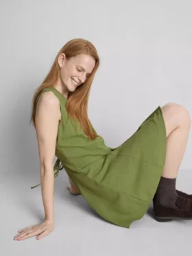 Ärmelloses Minikleid mit V-Ausschnitt
