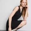 Ärmelloses Minikleid mit V-Ausschnitt