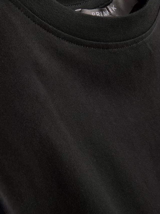 Ärmelloses T-Shirt mit gepolsterten Schultern