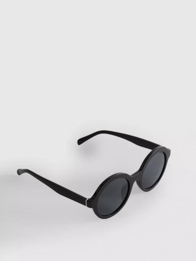 Runde getönte Sonnenbrille