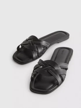 Sandalen aus Kunstleder mit geflochtenem Design