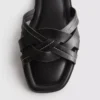 Sandalen aus Kunstleder mit geflochtenem Design