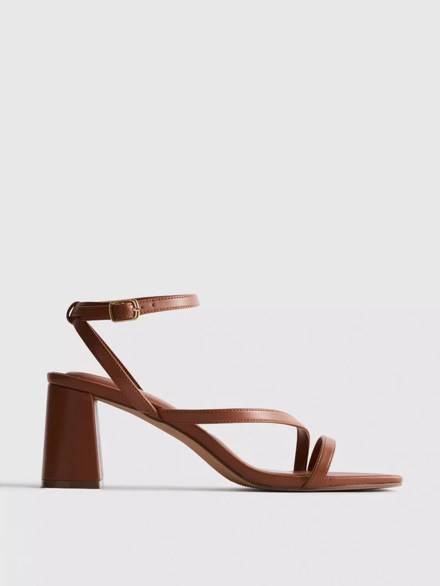 Sandalen mit Blockabsatz in breiter Passform