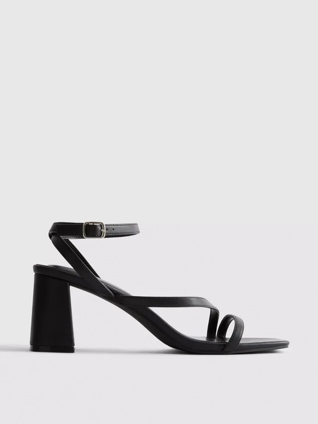 Sandalen mit Blockabsatz in breiter Passform