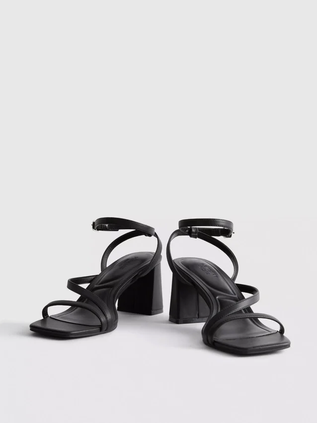Sandalen mit Blockabsatz in breiter Passform