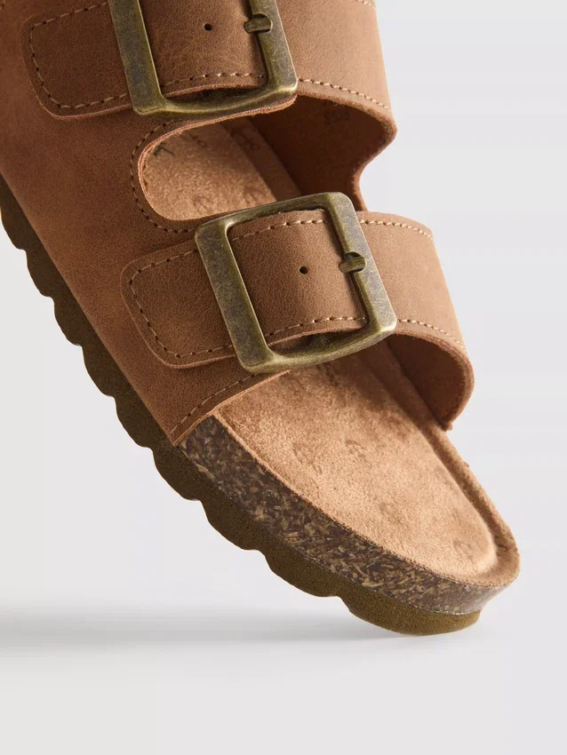 Sandalen mit doppeltem Schnallenriemen