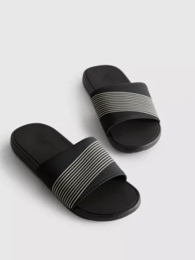 Sandalen mit einem Riemen