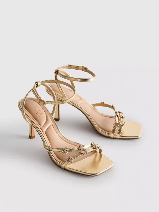 Sandalen mit High Heels in weiter Passform und Blumenmuster aus Strasssteinen