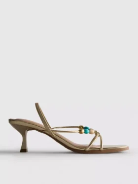 Sandalen mit Perlenverzierung und Kitten-Heel