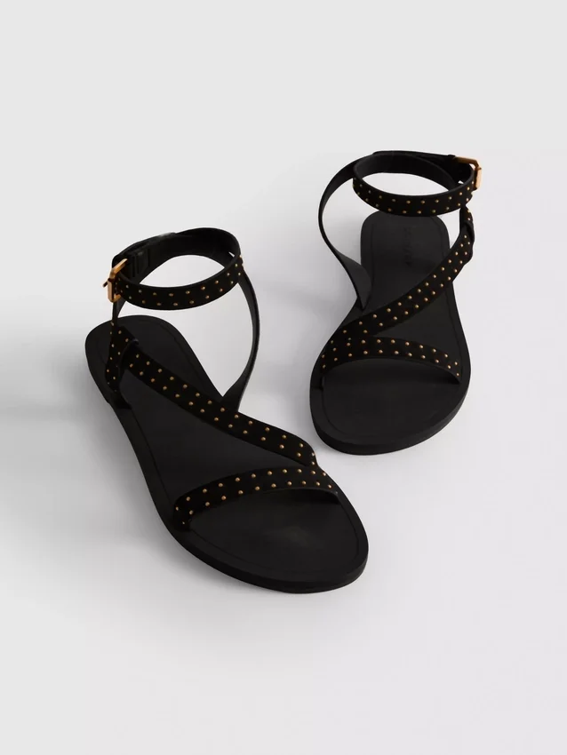 Sandalen mit Riemchen und Nieten