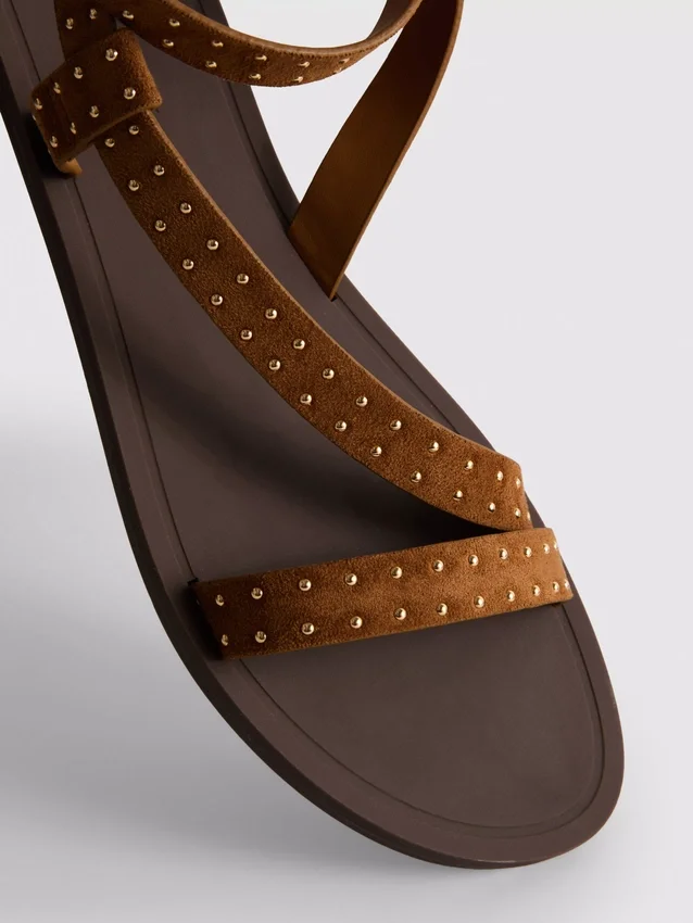 Sandalen mit Riemchen und Nieten