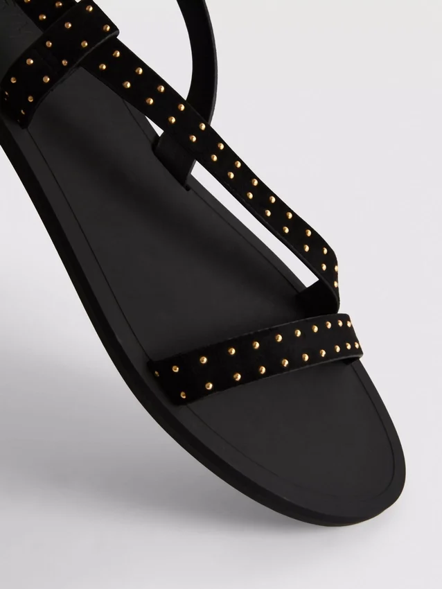 Sandalen mit Riemchen und Nieten