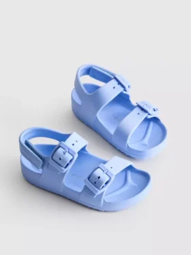 Sandalen mit Schnallenriemen