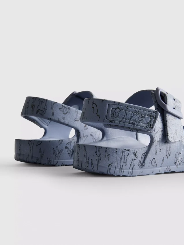Sandalen mit Schnallenriemen