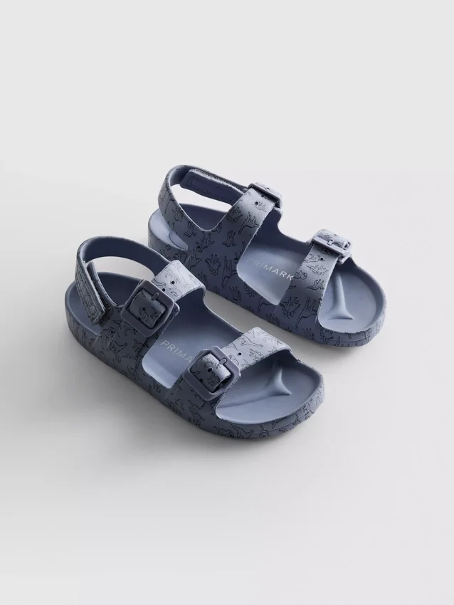 Sandalen mit Schnallenriemen