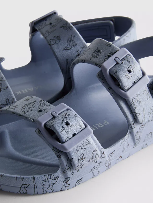 Sandalen mit Schnallenriemen