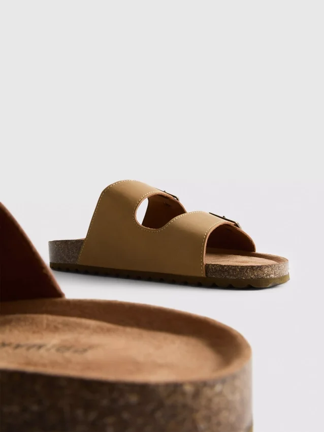Sandalen mit zwei Schnallen