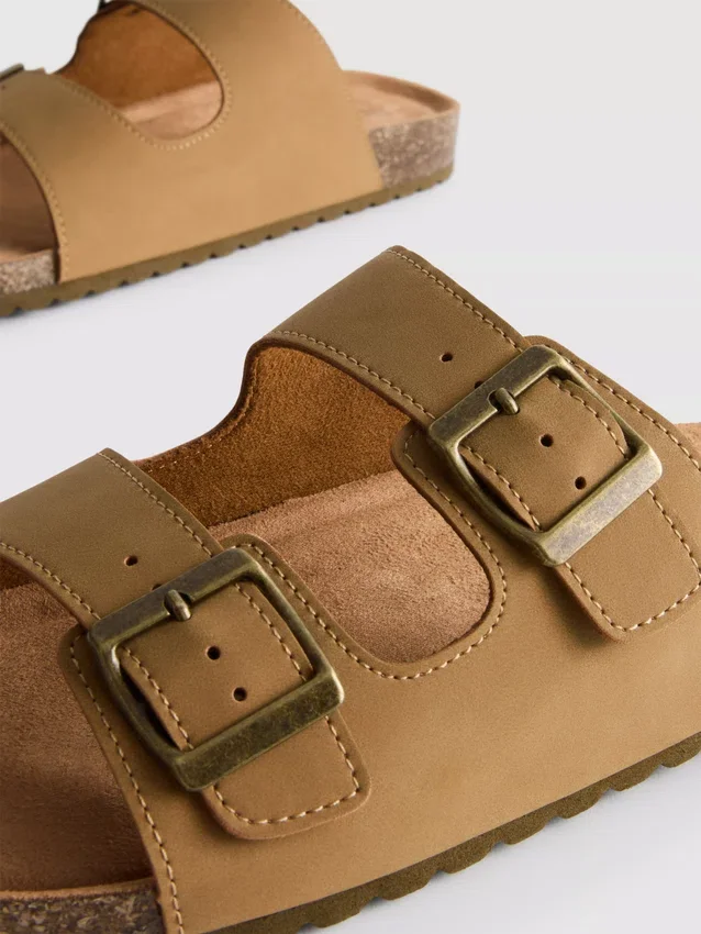 Sandalen mit zwei Schnallen