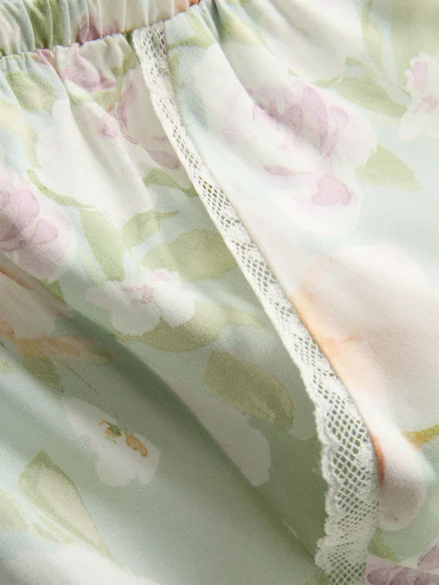 Schlafanzughose mit weitem Bein und Blumenmuster