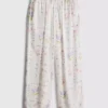 Schlafanzughose mit weitem Bein und Blumenmuster