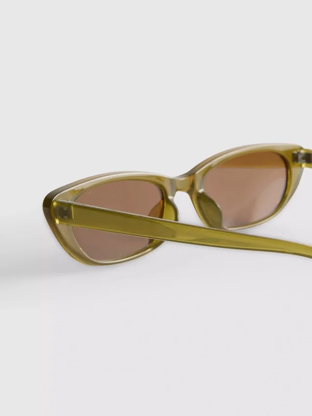 Schlanke Cat-Eye-Sonnenbrille