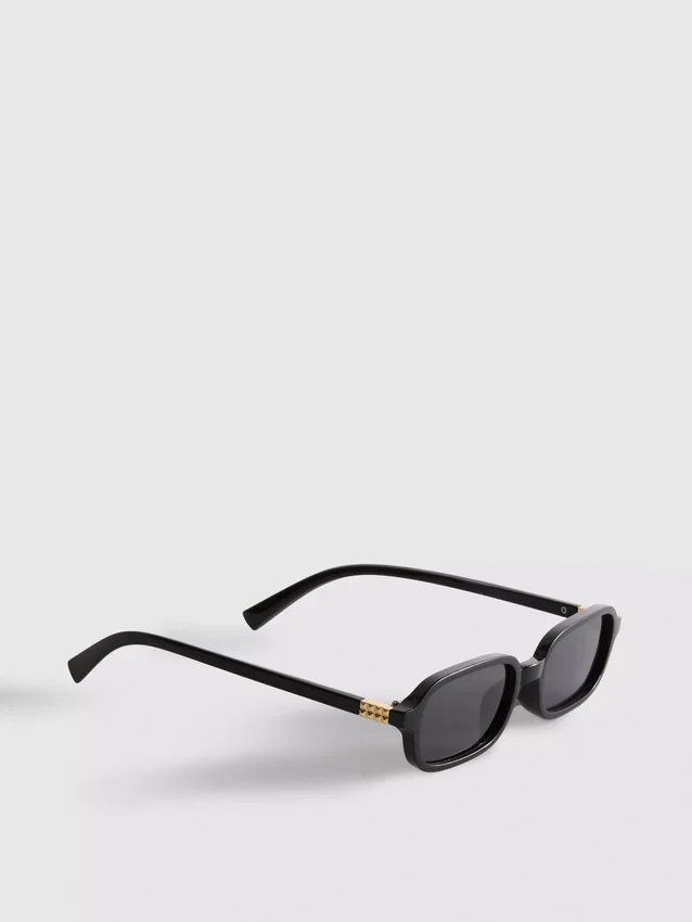 Schlanke rechteckige Sonnenbrille