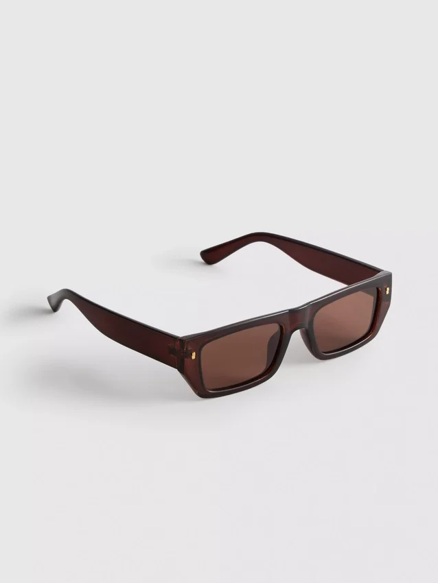 Schlanke Sonnenbrille mit rechteckigem Rahmen
