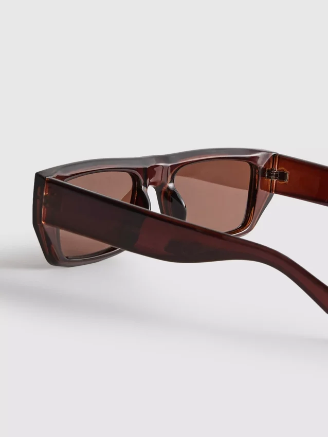 Schlanke Sonnenbrille mit rechteckigem Rahmen