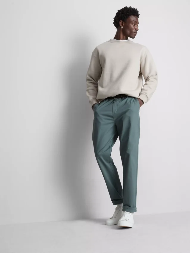 Schmale Chinos