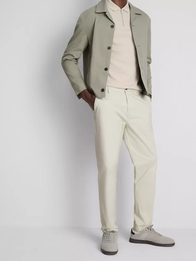 Schmale Chinos