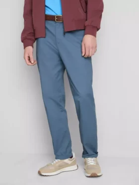 Schmale Chinos