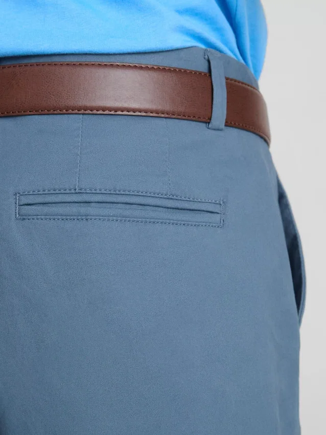 Schmale Chinos