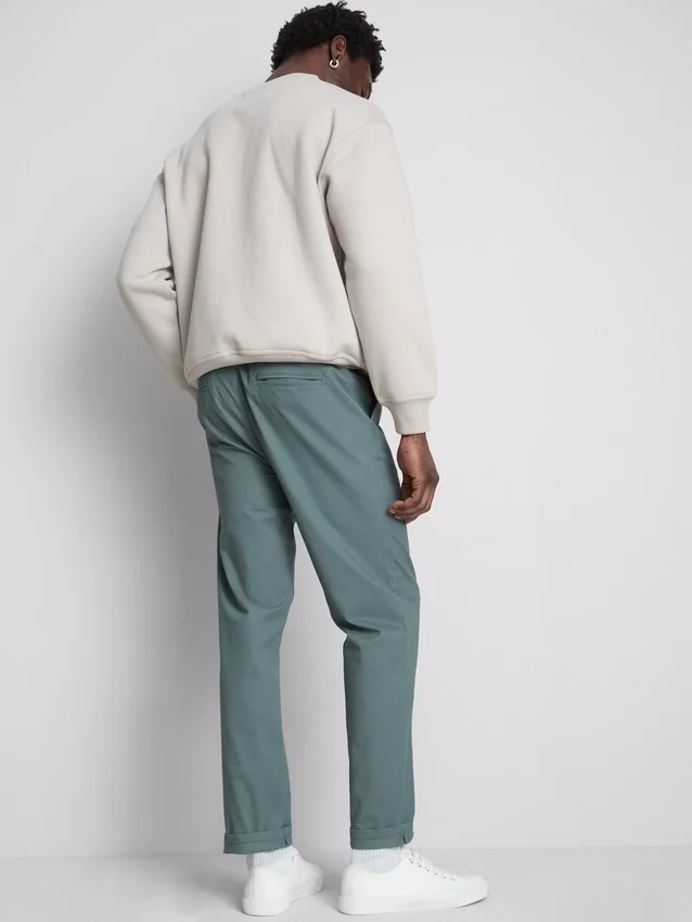 Schmale Chinos