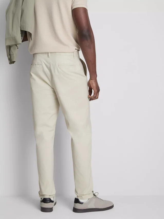 Schmale Chinos