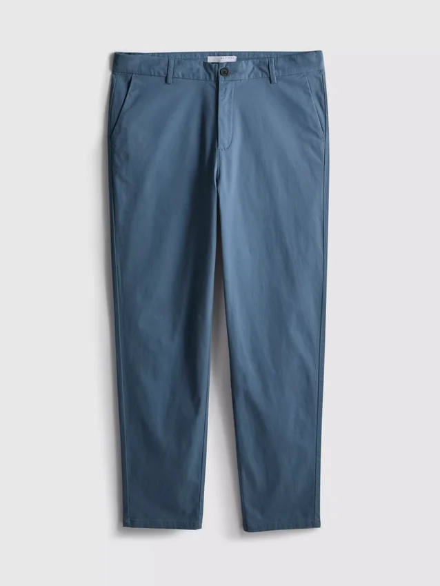Schmale Chinos