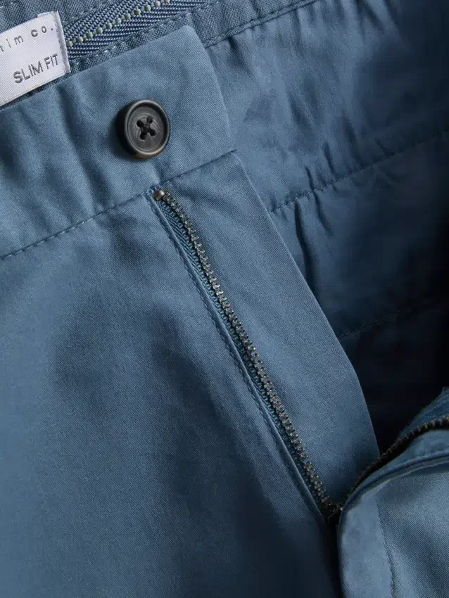 Schmale Chinos
