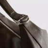 Schultertasche mit Ringdetail
