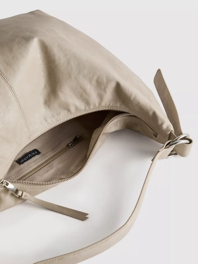 Schultertasche mit Ringdetail