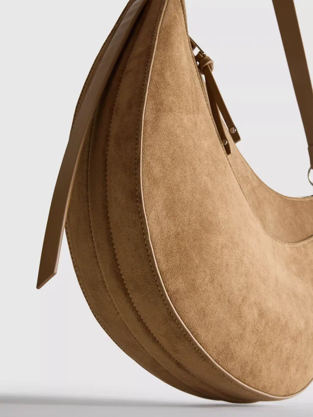 Schultertasche «Moon» aus Kunstwildleder