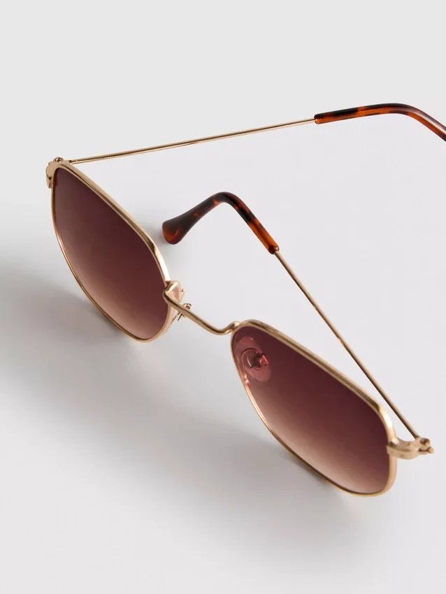 Sechseckige Sonnenbrille